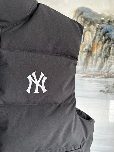 New York Yankees Black Quilted Puffer Vest
