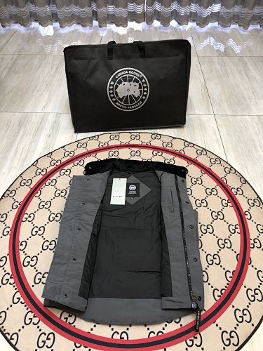 Canada Goose Charcoal Gray Classic Logo Quilted Puffer Vest